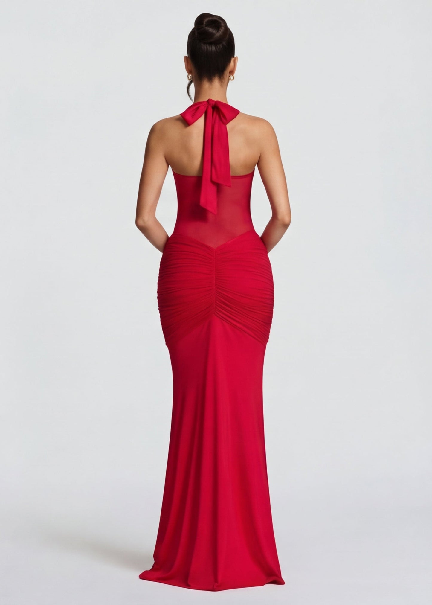 Chic Hourglass Gown with Elegant Silhouette