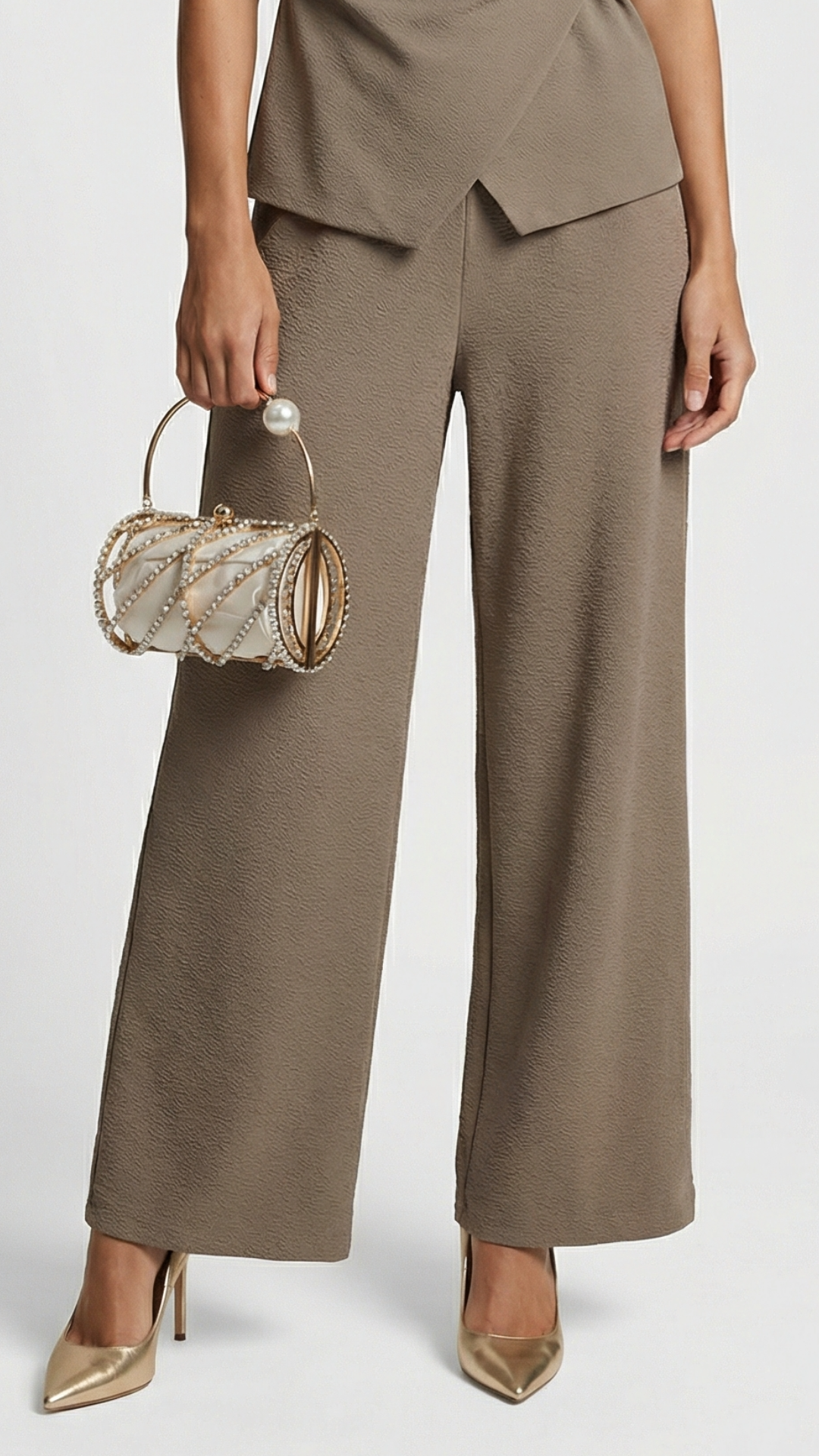 High-Waisted Fluid Wide-Leg Trousers in Light Brown