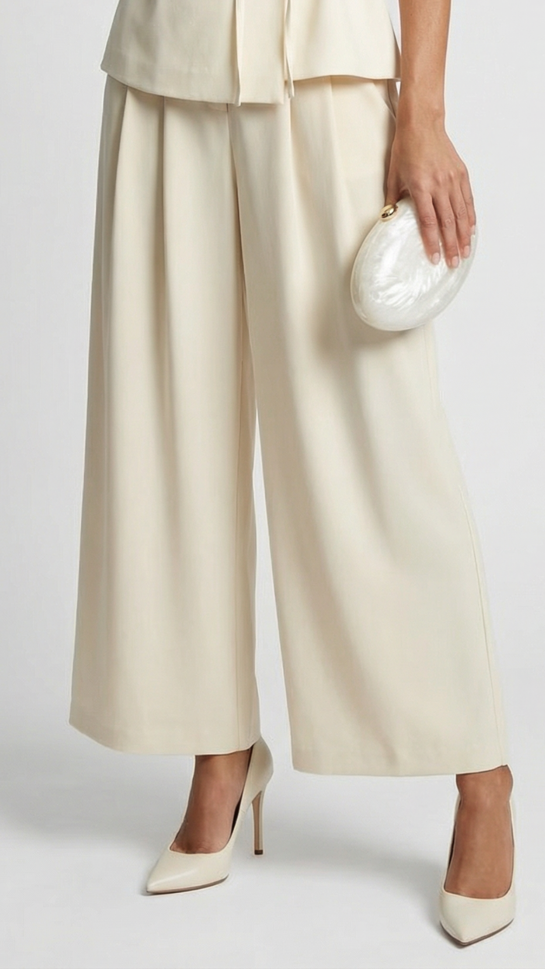 Wide-Leg Tailored Trousers in Ivory