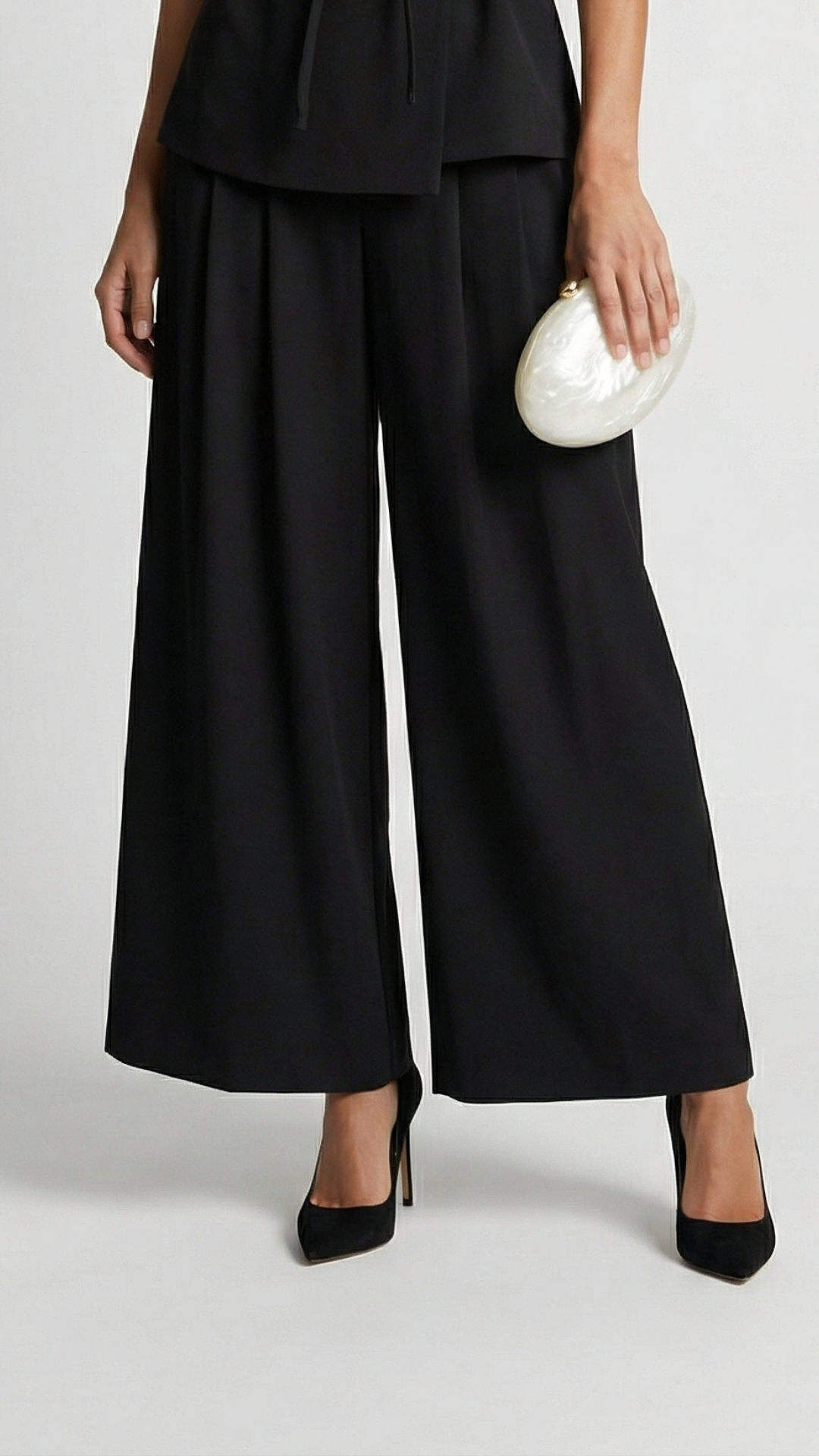 Tailored Wide-Leg Trousers in Black