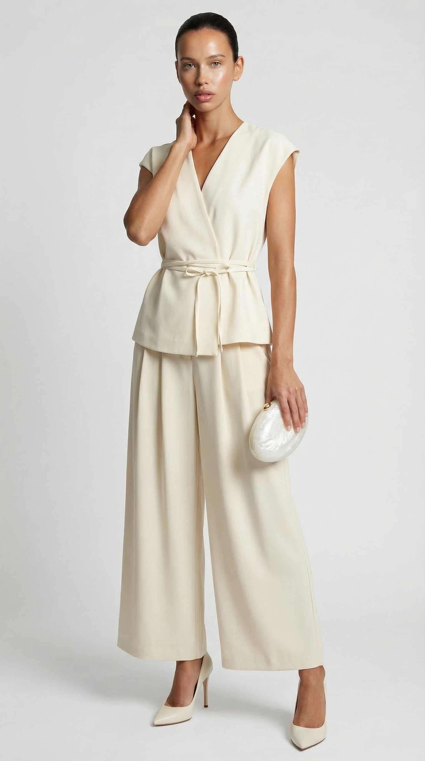 Wide-Leg Tailored Trousers in Ivory