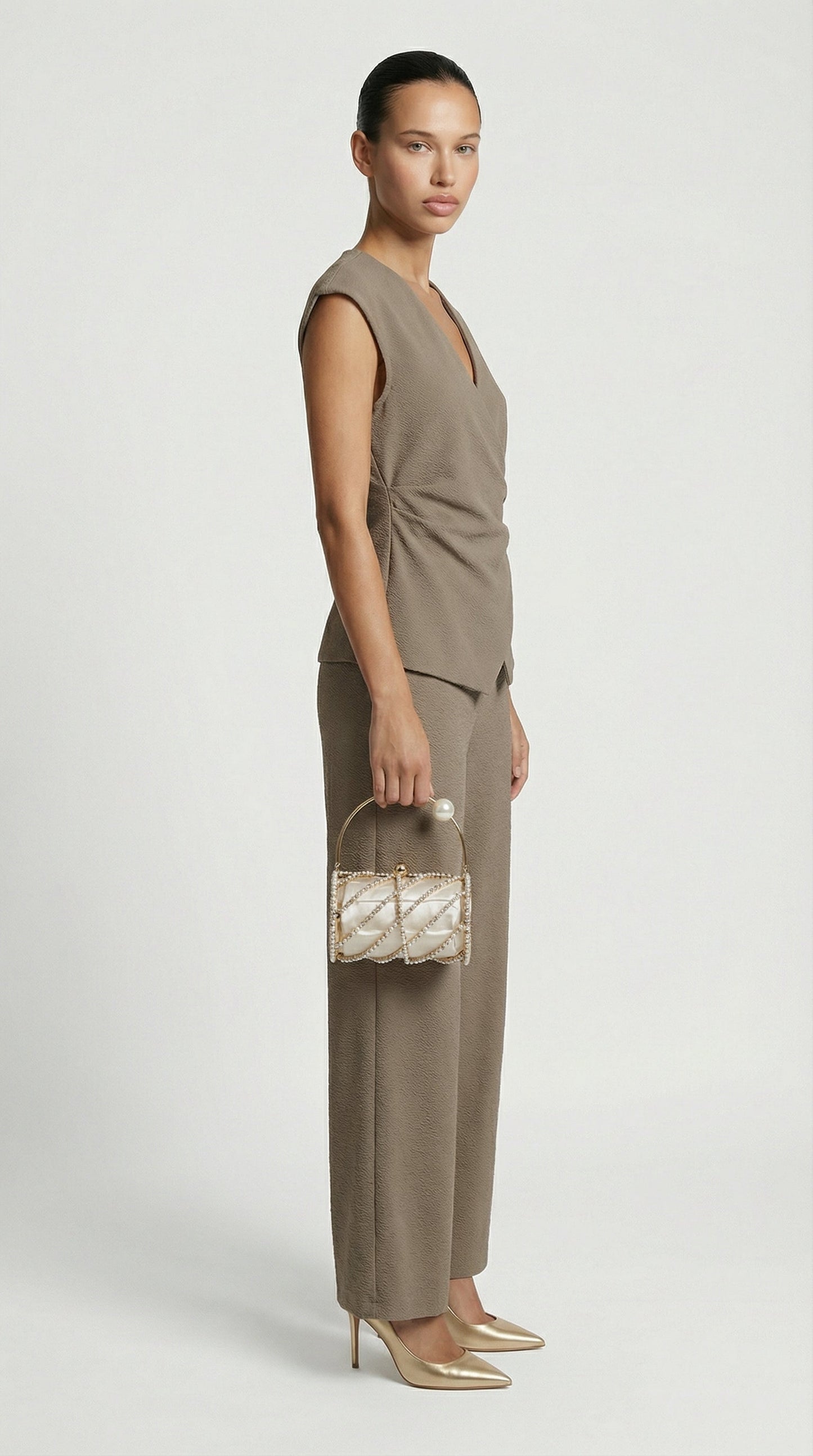 High-Waisted Fluid Wide-Leg Trousers in Light Brown