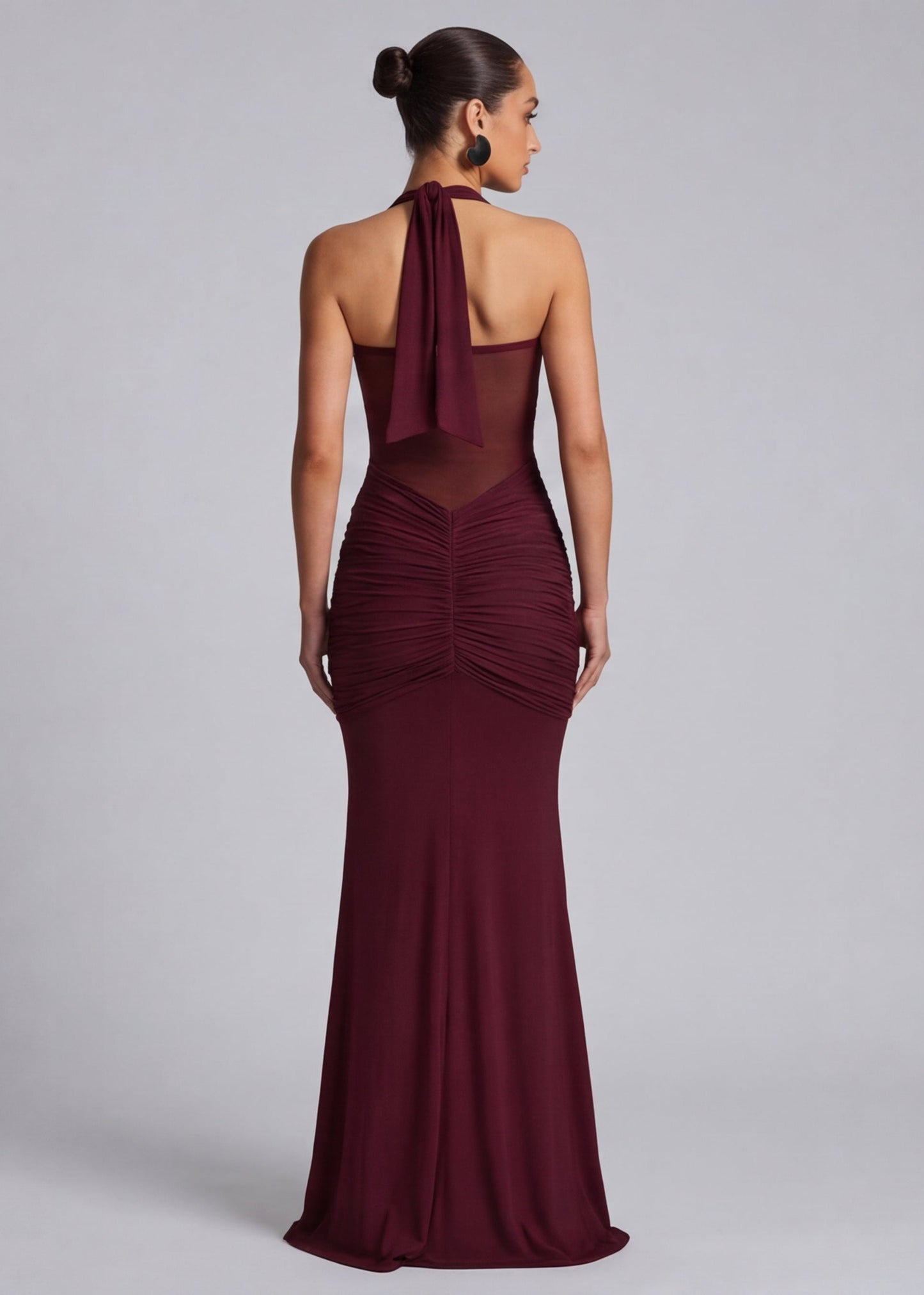 Chic Hourglass Gown with Elegant Silhouette
