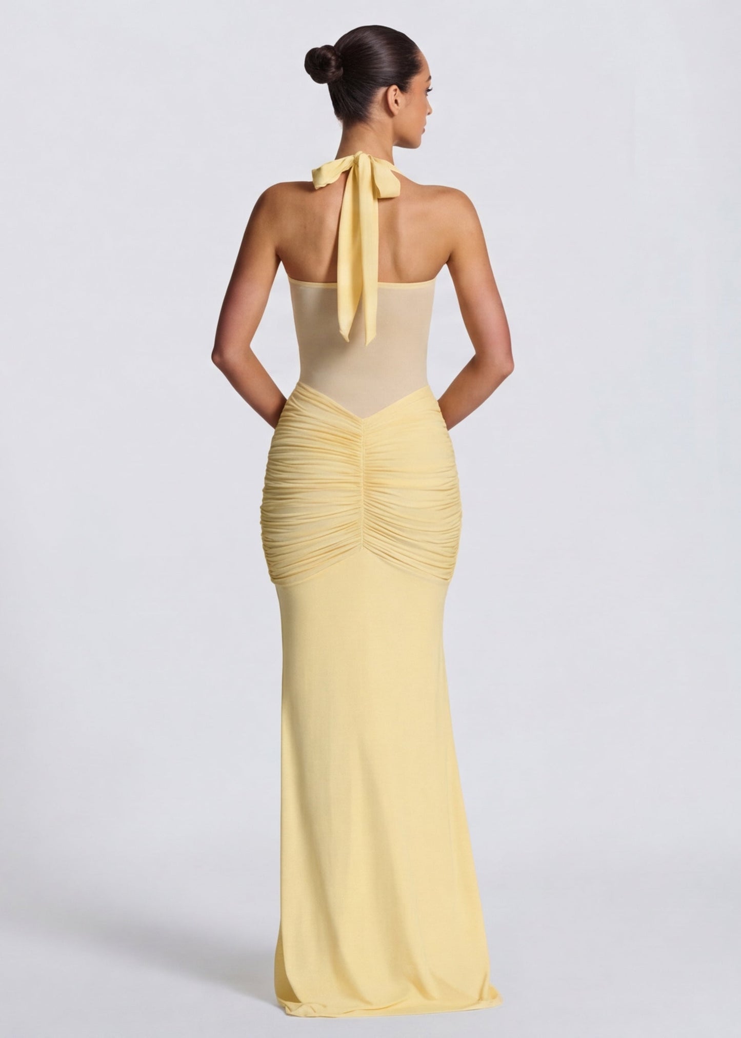 Chic Hourglass Gown with Elegant Silhouette