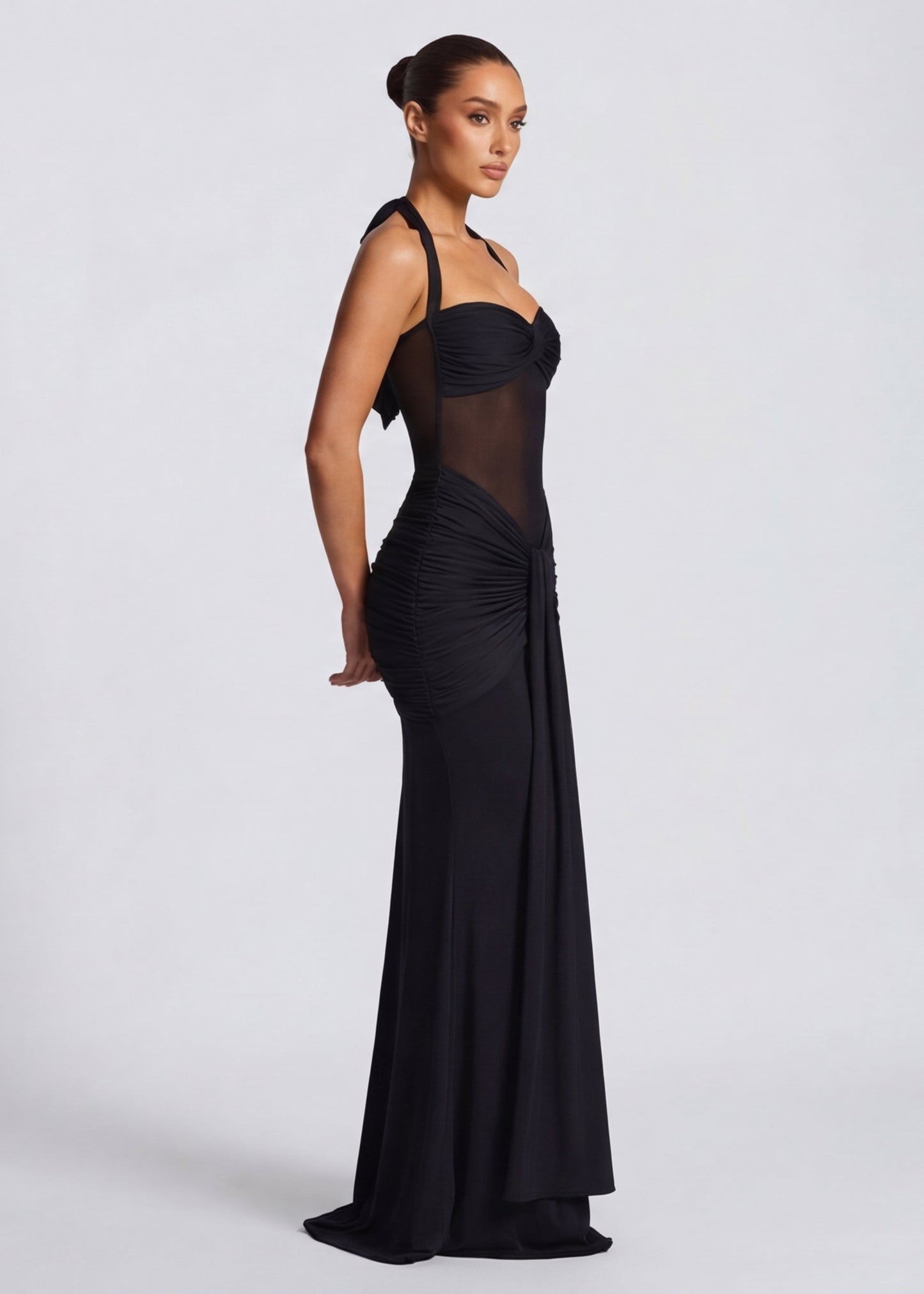 Chic Hourglass Gown with Elegant Silhouette